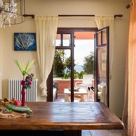 Ágios Matthaíos Beachfront Villa Meliti מראה חיצוני תמונה