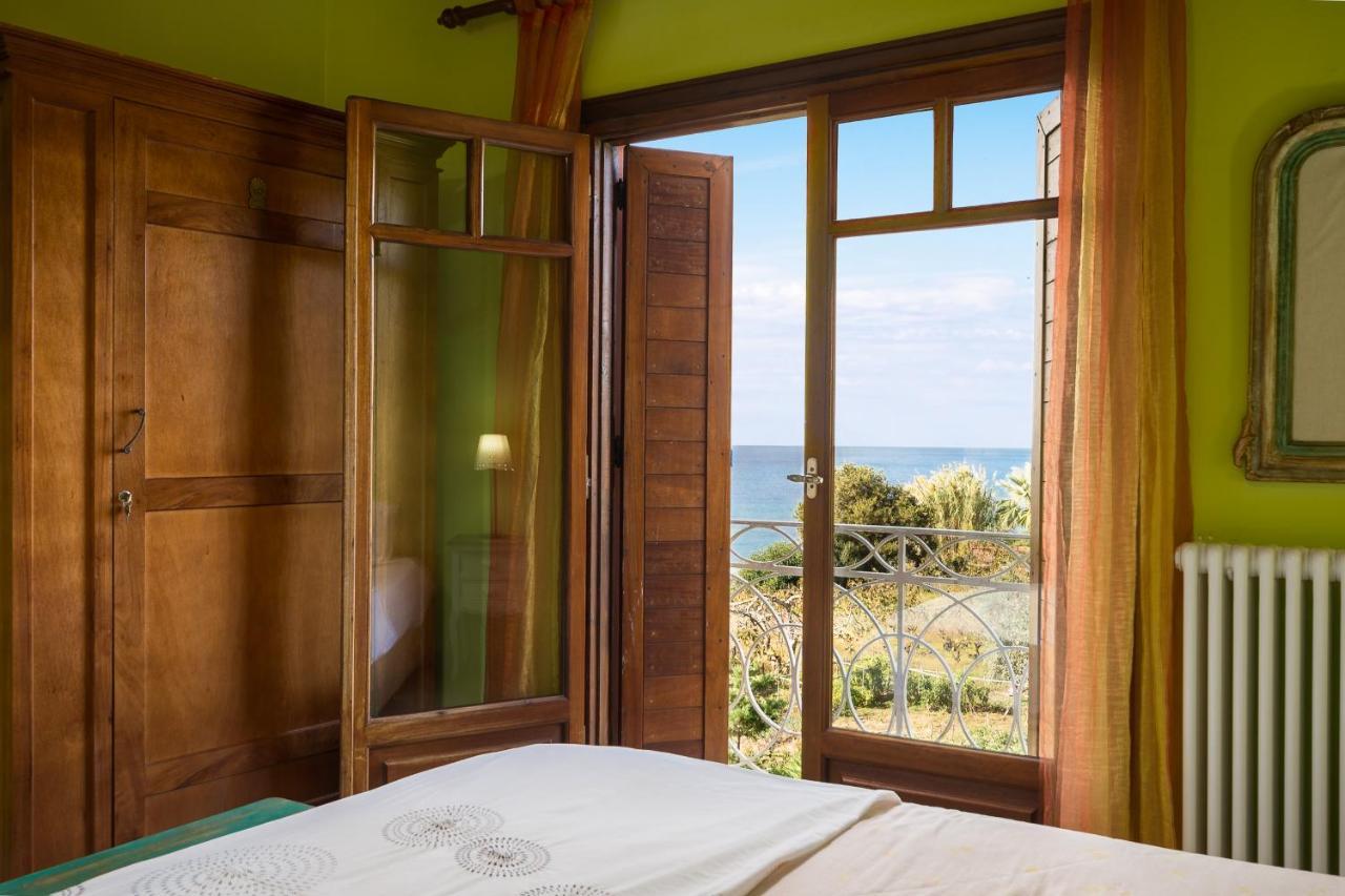 Ágios Matthaíos Beachfront Villa Meliti מראה חיצוני תמונה